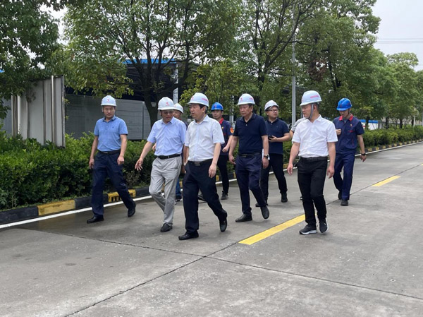 市副市長汪發(fā)進到建材公司調(diào)研 市副市長汪發(fā)進到建材公司調(diào)研